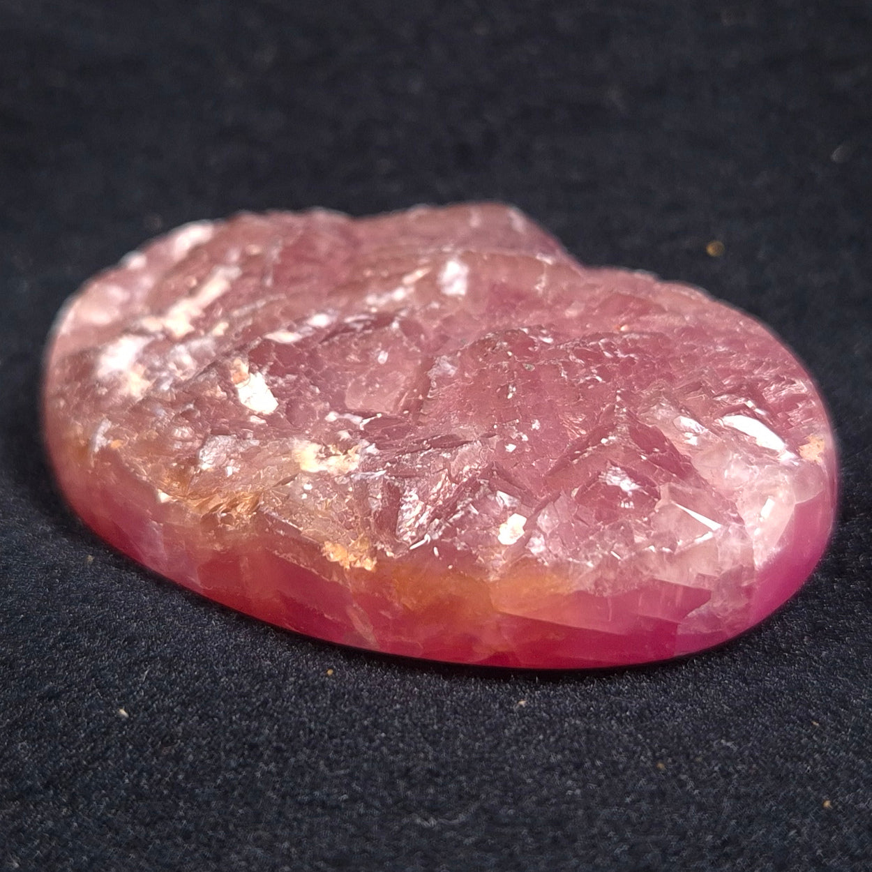 KAMMERERITE CABOCHON, Morocco XKR003