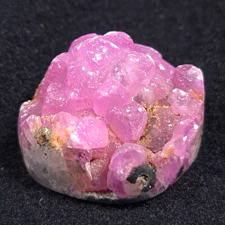 KAMMERERITE CABOCHON, Morocco XKR005