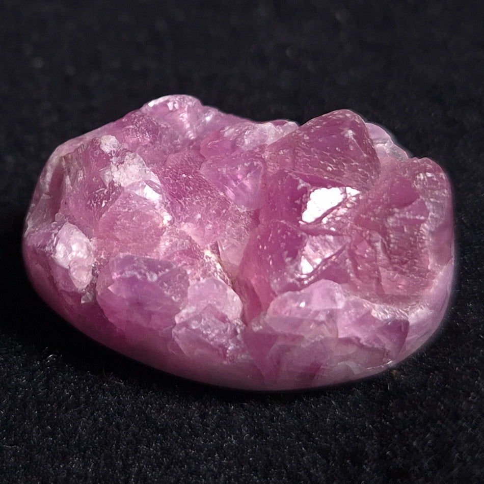 KAMMERERITE CABOCHON, Morocco XKR010