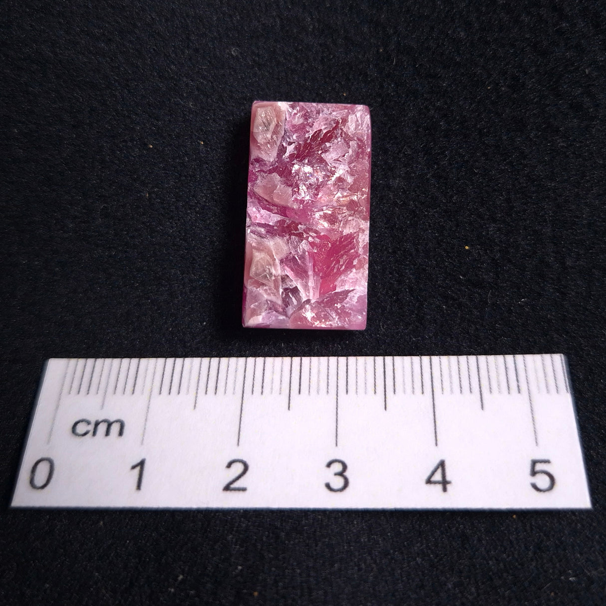 KAMMERERITE CABOCHON, Morocco XKR011