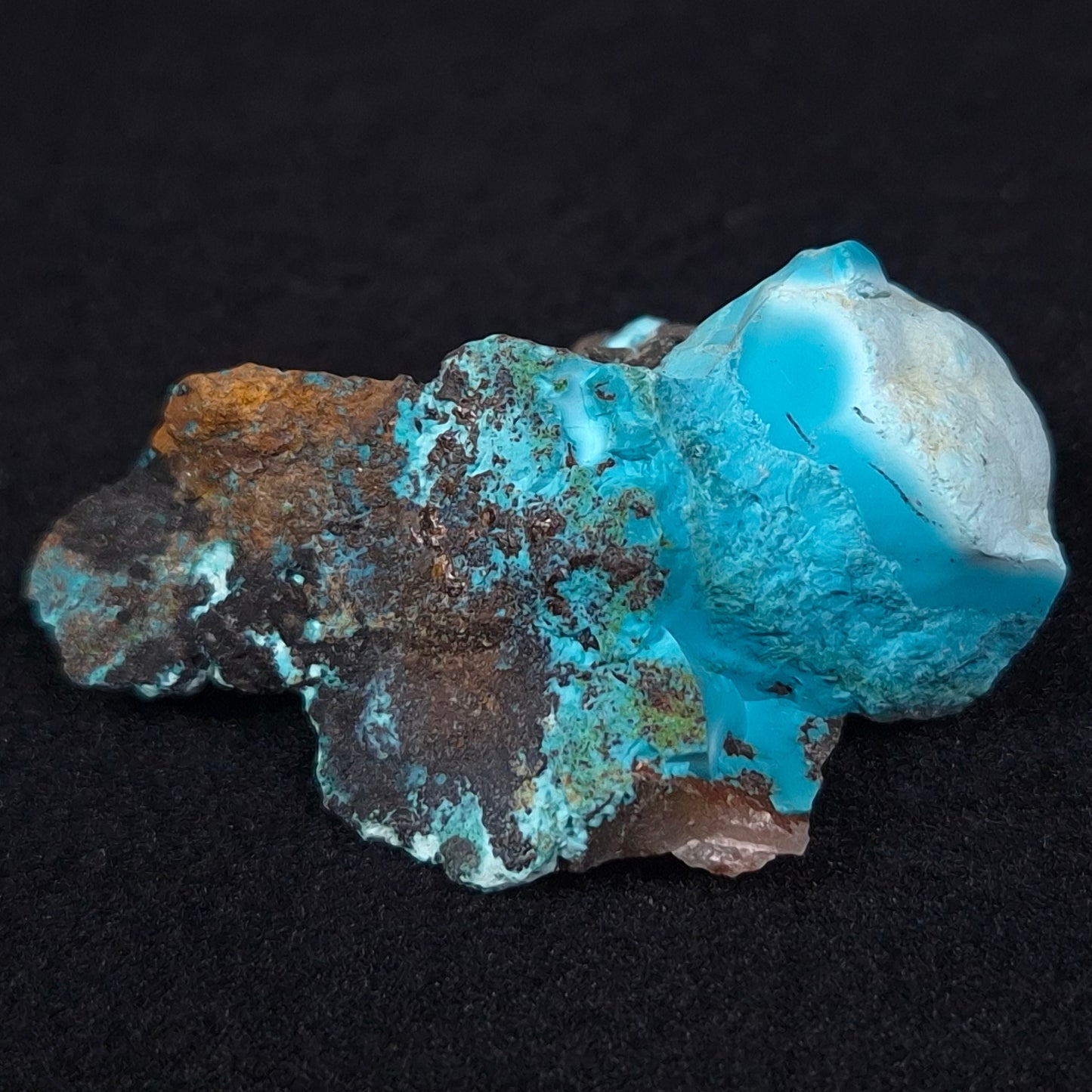 CHRYSOCOLLA CUPRITE, Australia ZRC003