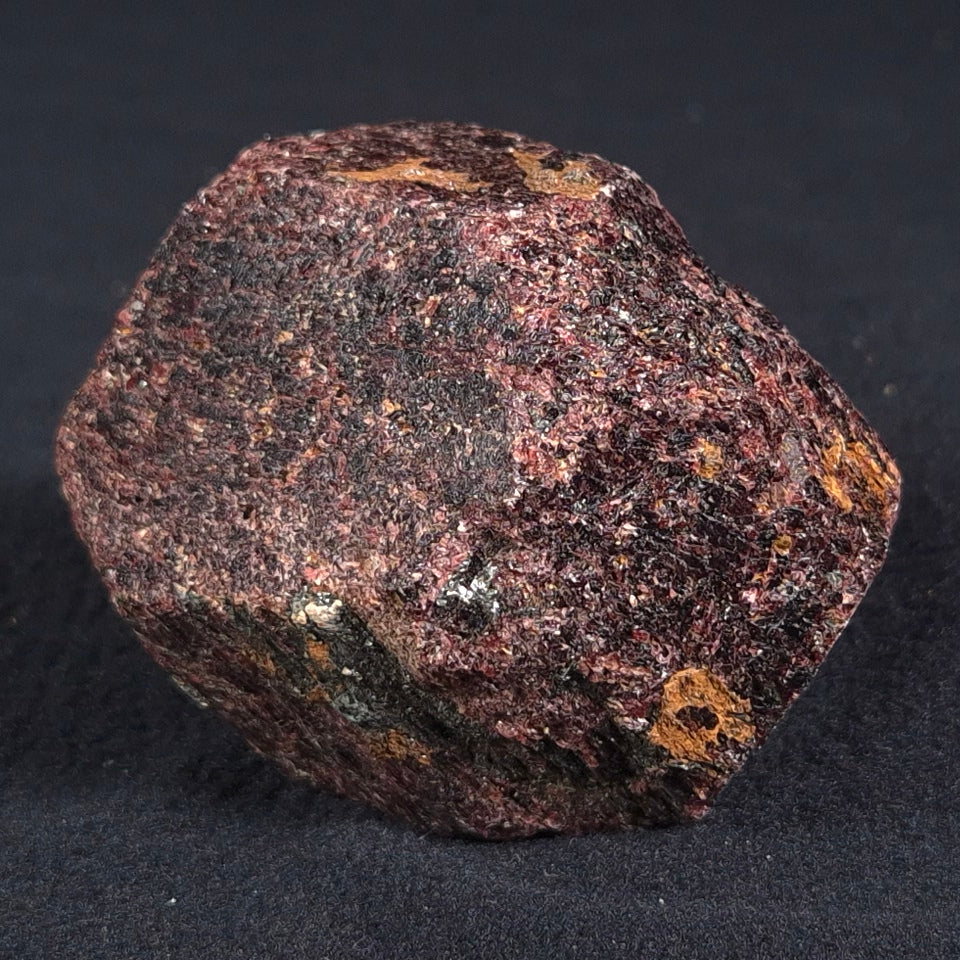 LARGE ALMANDINE GARNET ON CHLORITE SCHIST, Australia XGC008