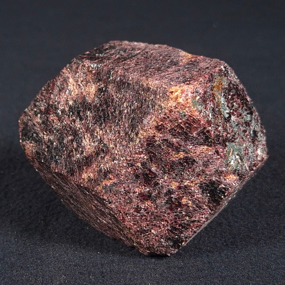 LARGE ALMANDINE GARNET ON CHLORITE SCHIST, Australia XGC009
