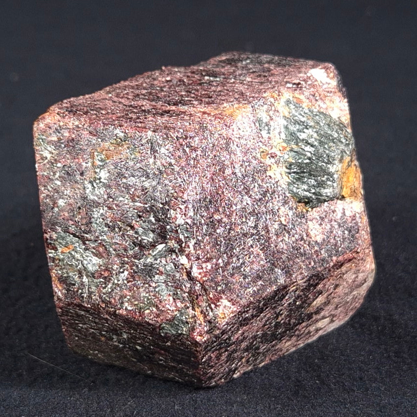 LARGE ALMANDINE GARNET ON CHLORITE SCHIST, Australia XGC009