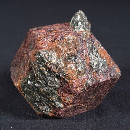 LARGE ALMANDINE GARNET ON CHLORITE SCHIST, Australia XGC011