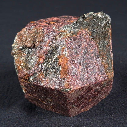 LARGE ALMANDINE GARNET ON CHLORITE SCHIST, Australia XGC011
