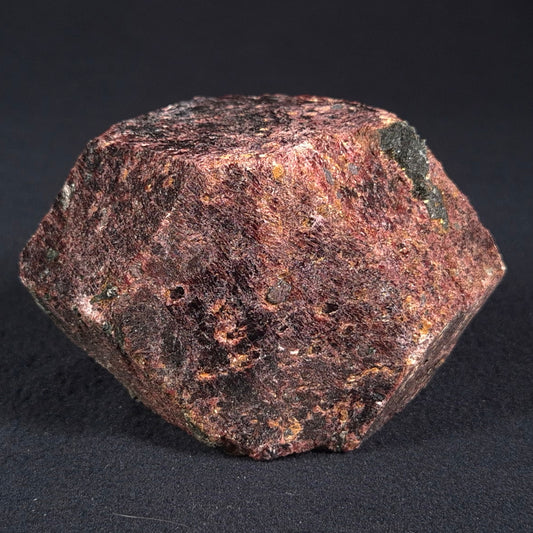 LARGE ALMANDINE GARNET ON CHLORITE SCHIST, Australia XGC013