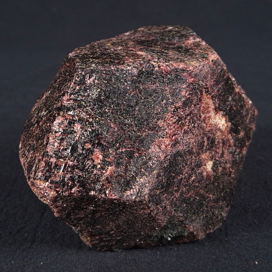 LARGE ALMANDINE GARNET, Australia XGC016