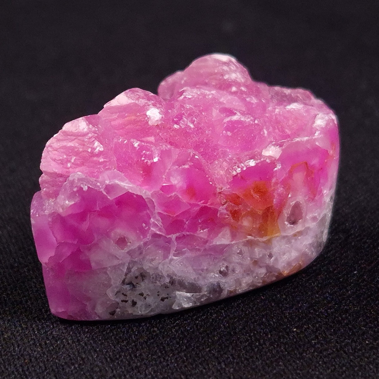 KAMMERERITE CABOCHON, Morocco XKR013