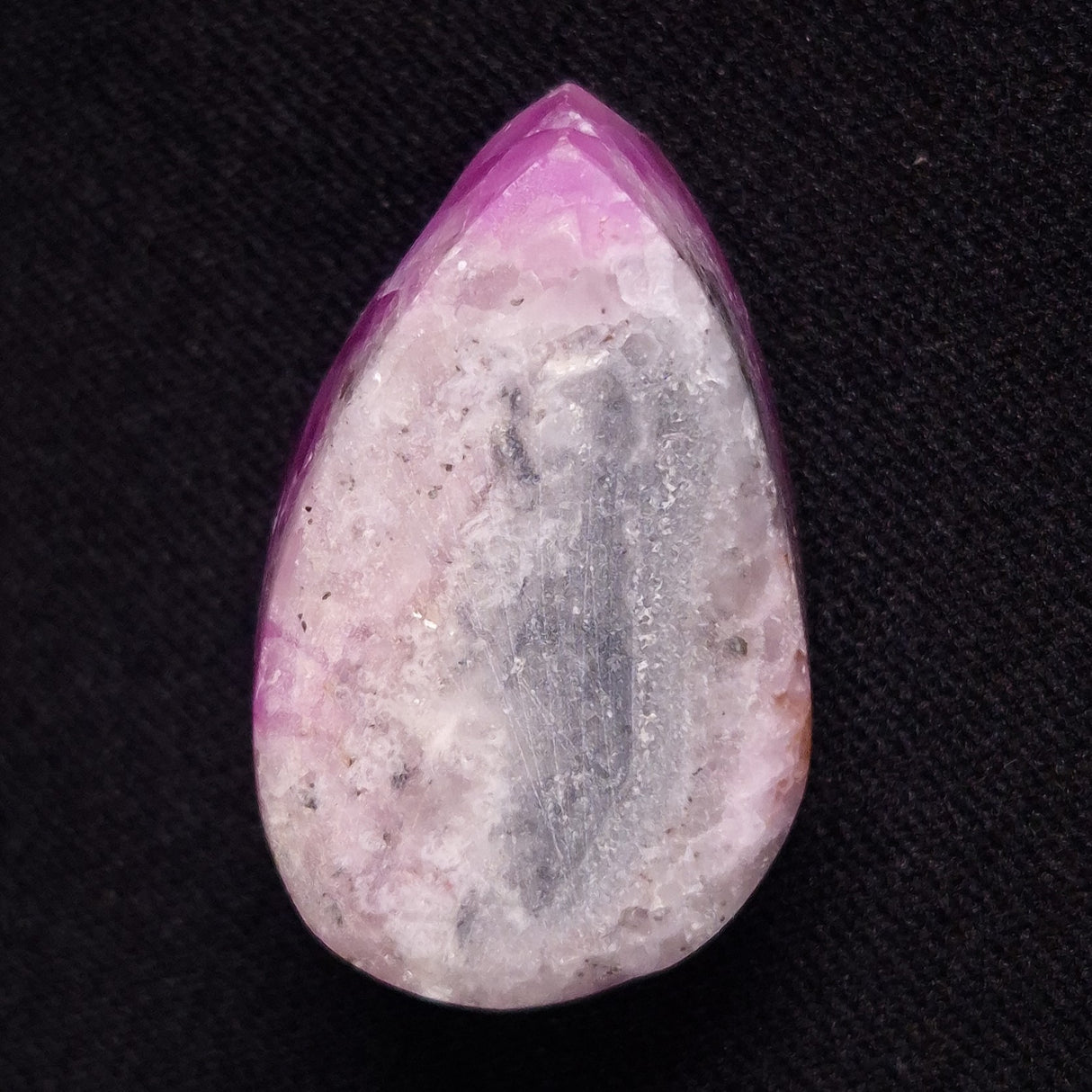 KAMMERERITE CABOCHON, Morocco XKR013