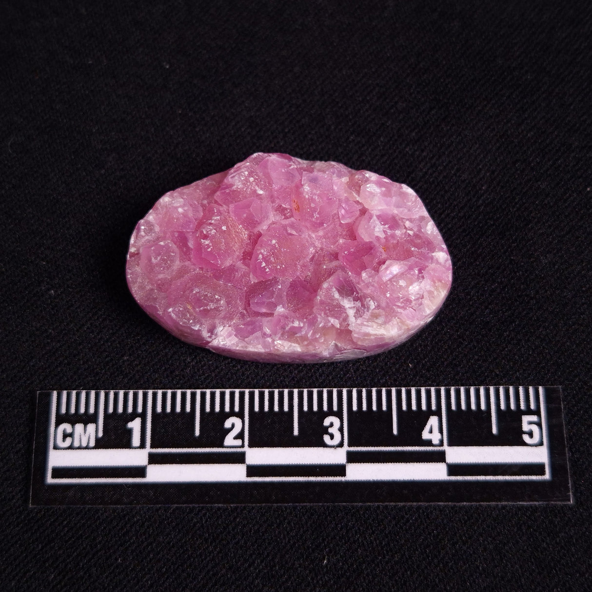 KAMMERERITE CABOCHON, Morocco XKR014