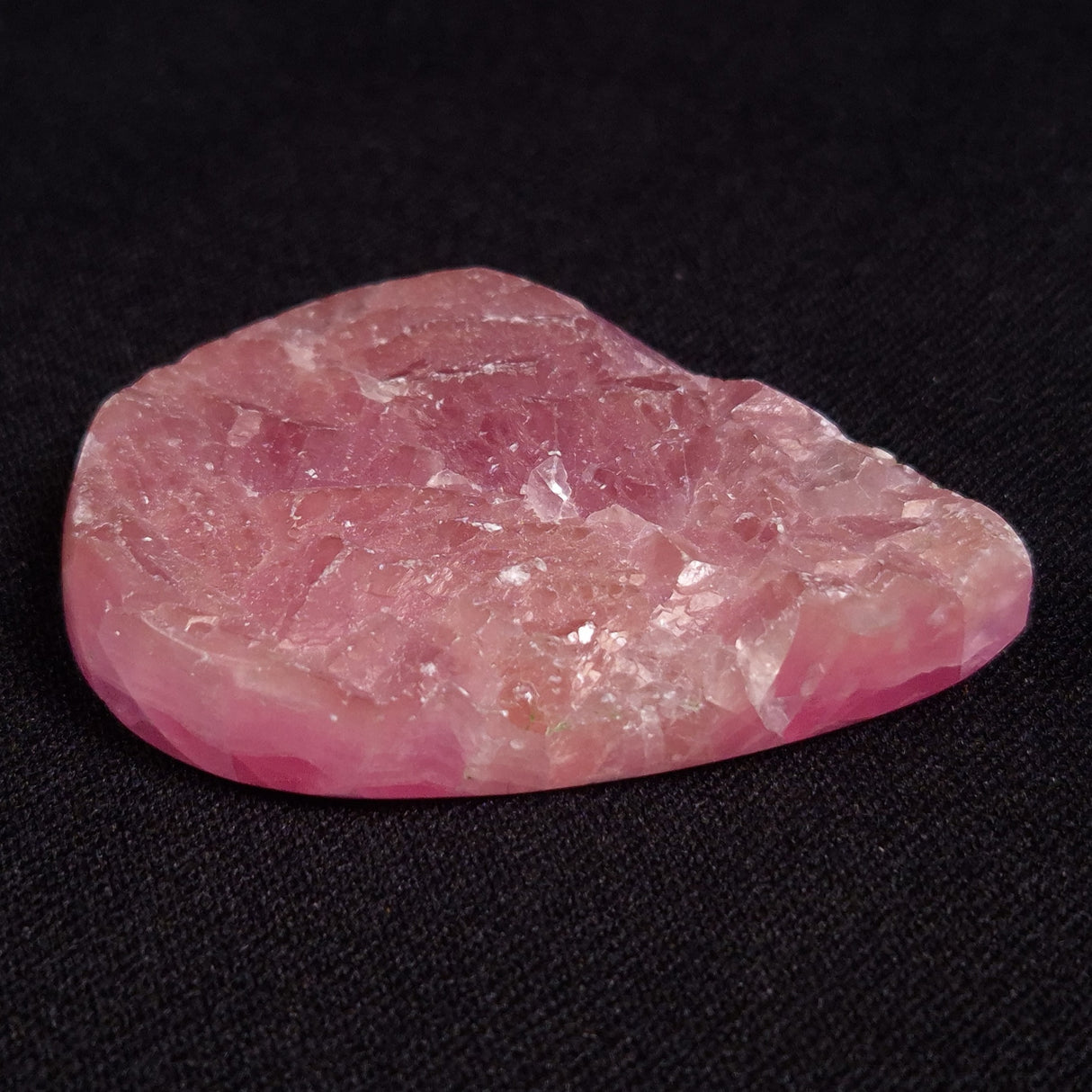 KAMMERERITE CABOCHON, Morocco XKR015