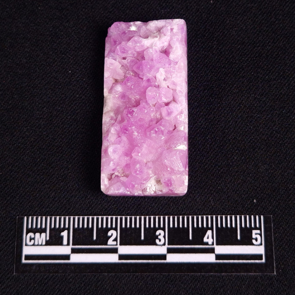 KAMMERERITE CABOCHON, Morocco XKR017