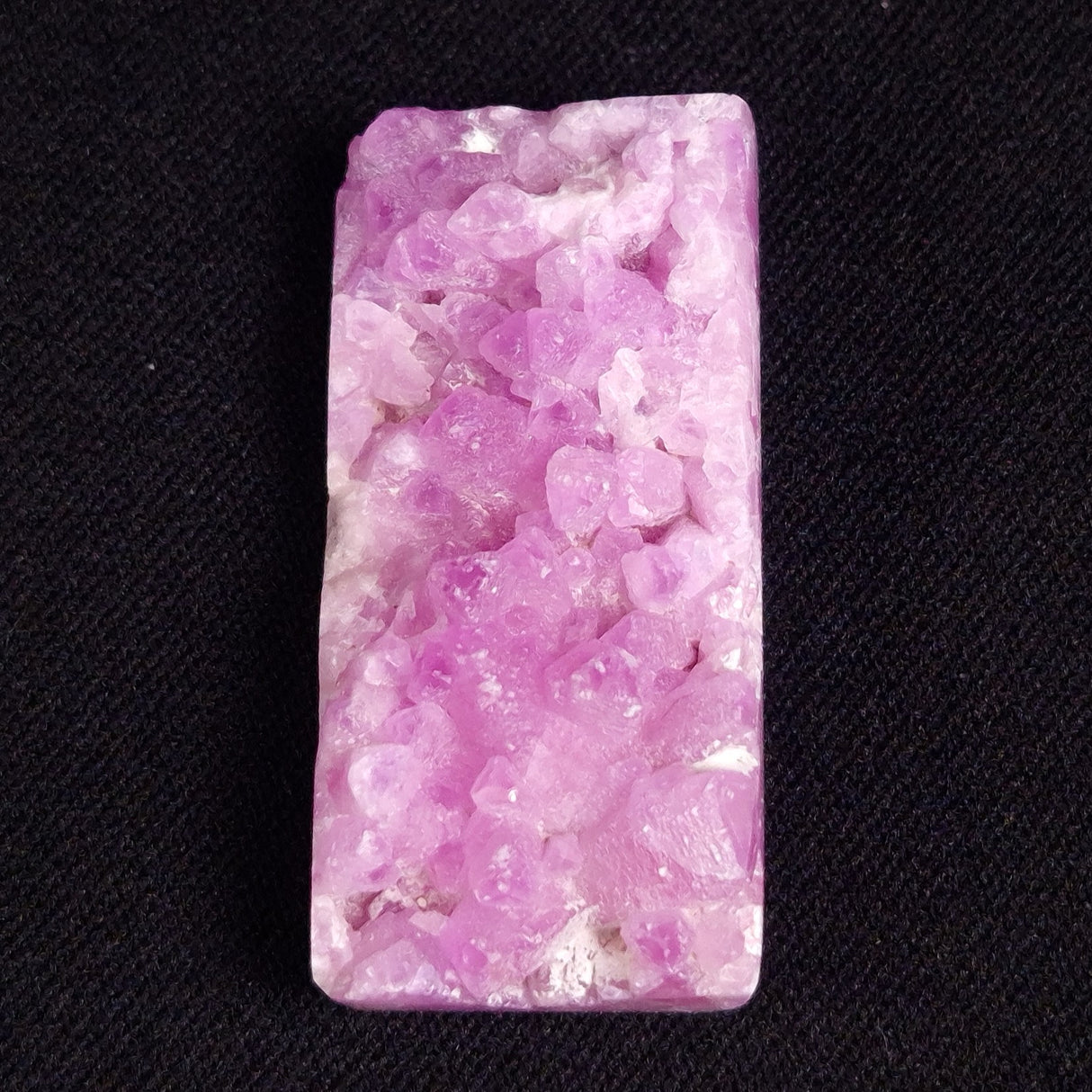 KAMMERERITE CABOCHON, Morocco XKR017