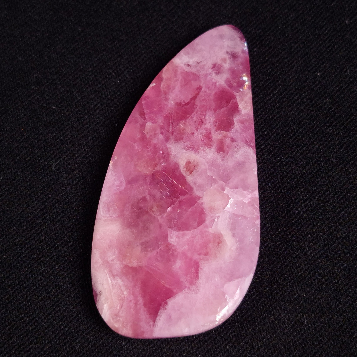 KAMMERERITE CABOCHON, Morocco XKR018