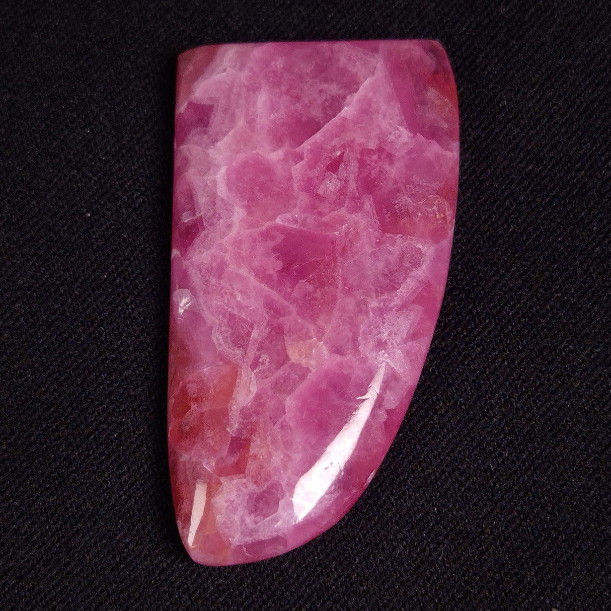 KAMMERERITE CABOCHON, Morocco XKR019