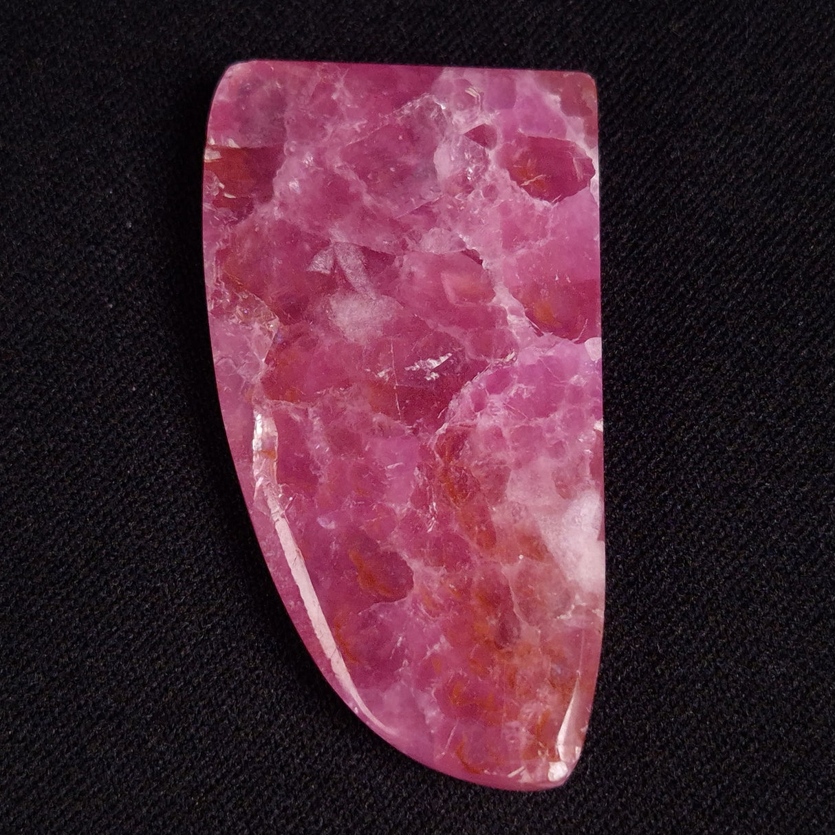 KAMMERERITE CABOCHON, Morocco XKR019