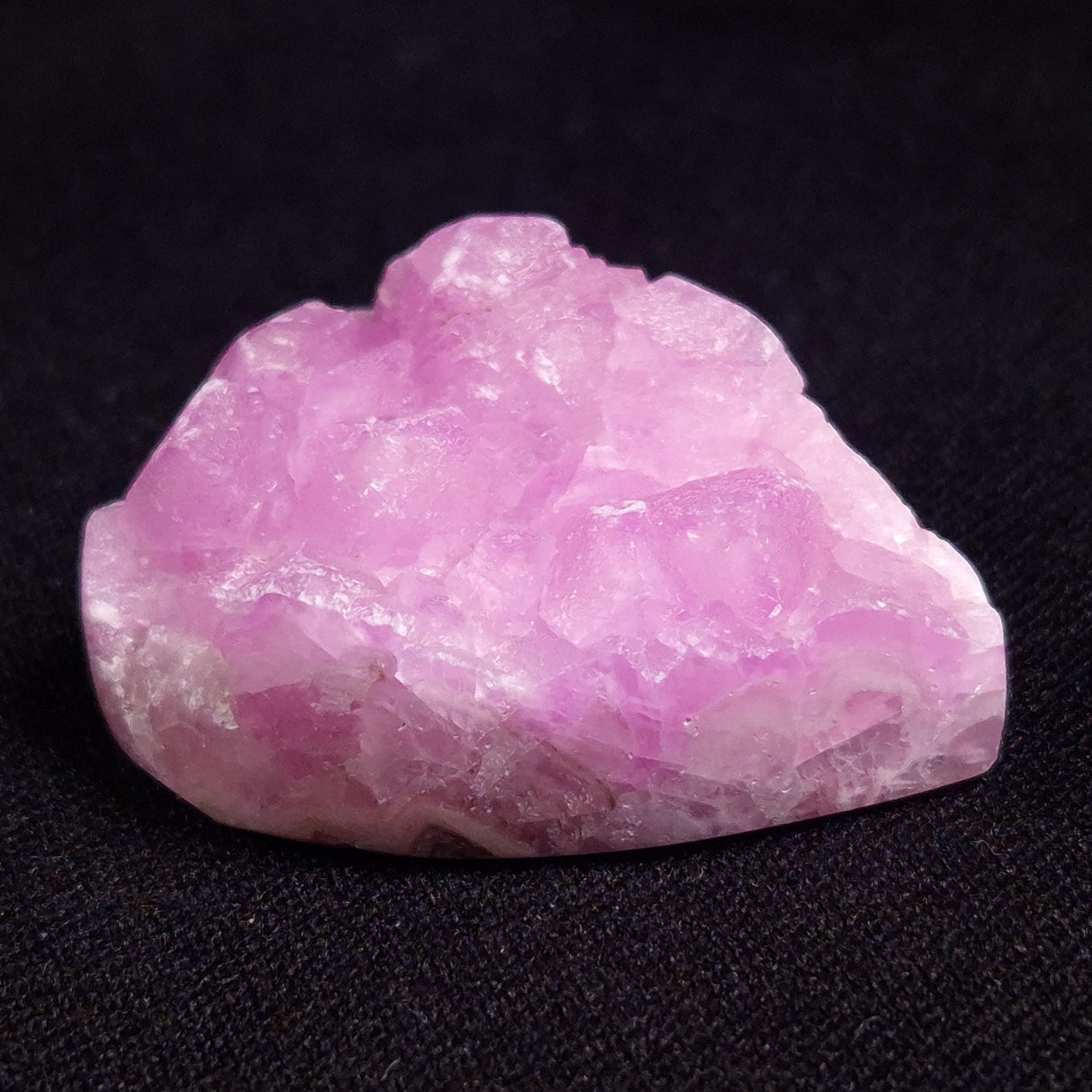 KAMMERERITE CABOCHON, Morocco XKR022