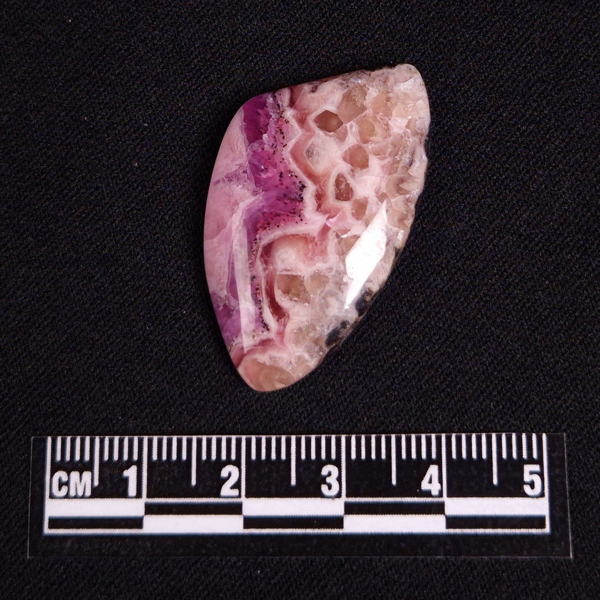 KAMMERERITE CABOCHON, Morocco XKR025