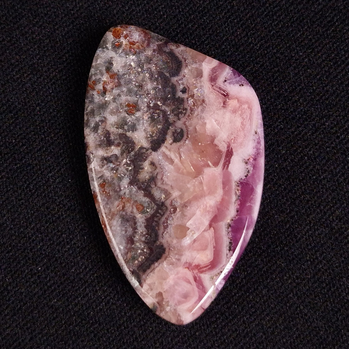 KAMMERERITE CABOCHON, Morocco XKR025