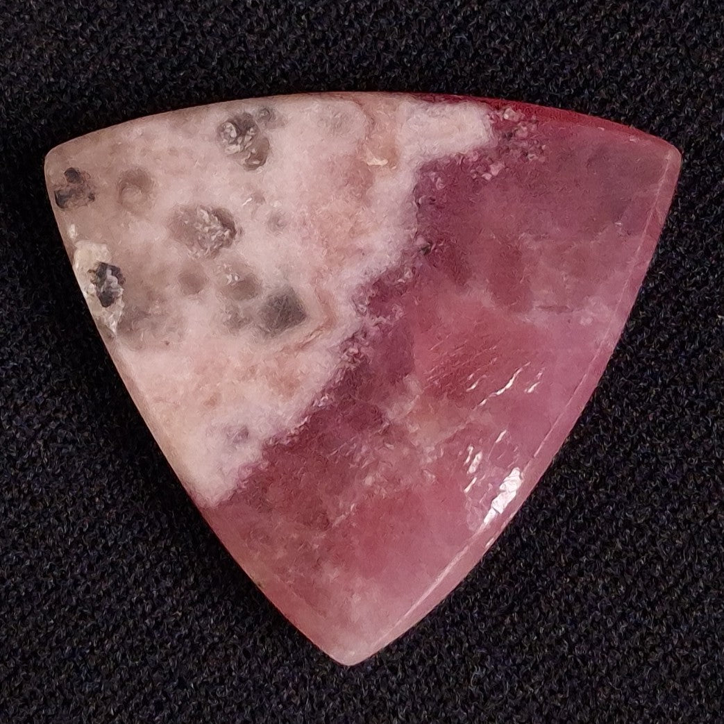 KAMMERERITE CABOCHON, Morocco XKR031