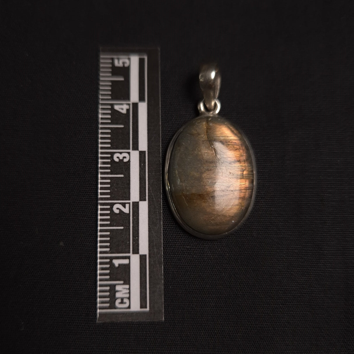 LABRADORITE PENDANT set in STERLING SILVER 3SSLPD3