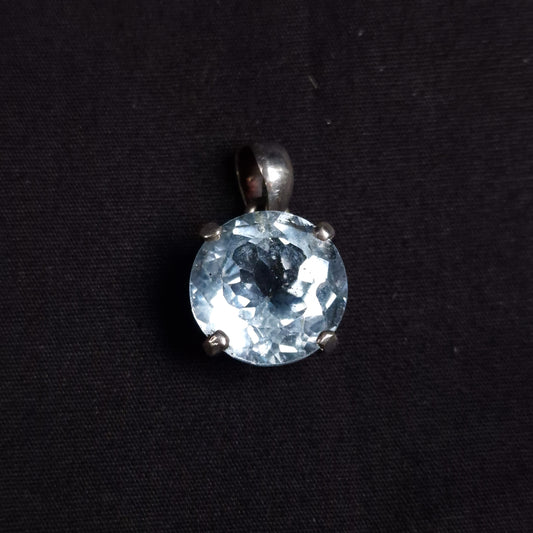 BLUE TOPAZ PENDANT set in STERLING SILVER 3SSBTP1