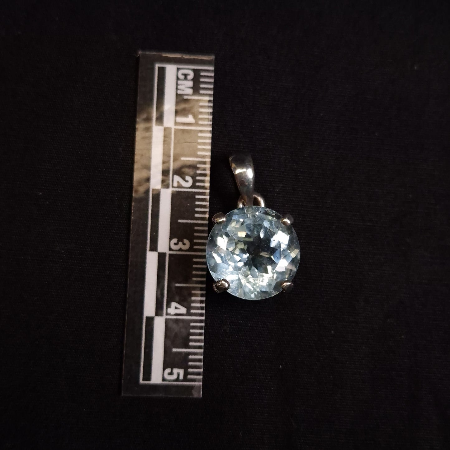 BLUE TOPAZ PENDANT set in STERLING SILVER 3SSBTP1
