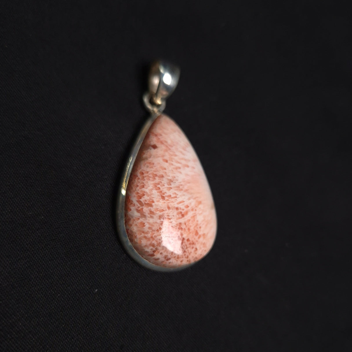 SCOLECITE PENDANT set in STERLING SILVER 3SSSCOP1