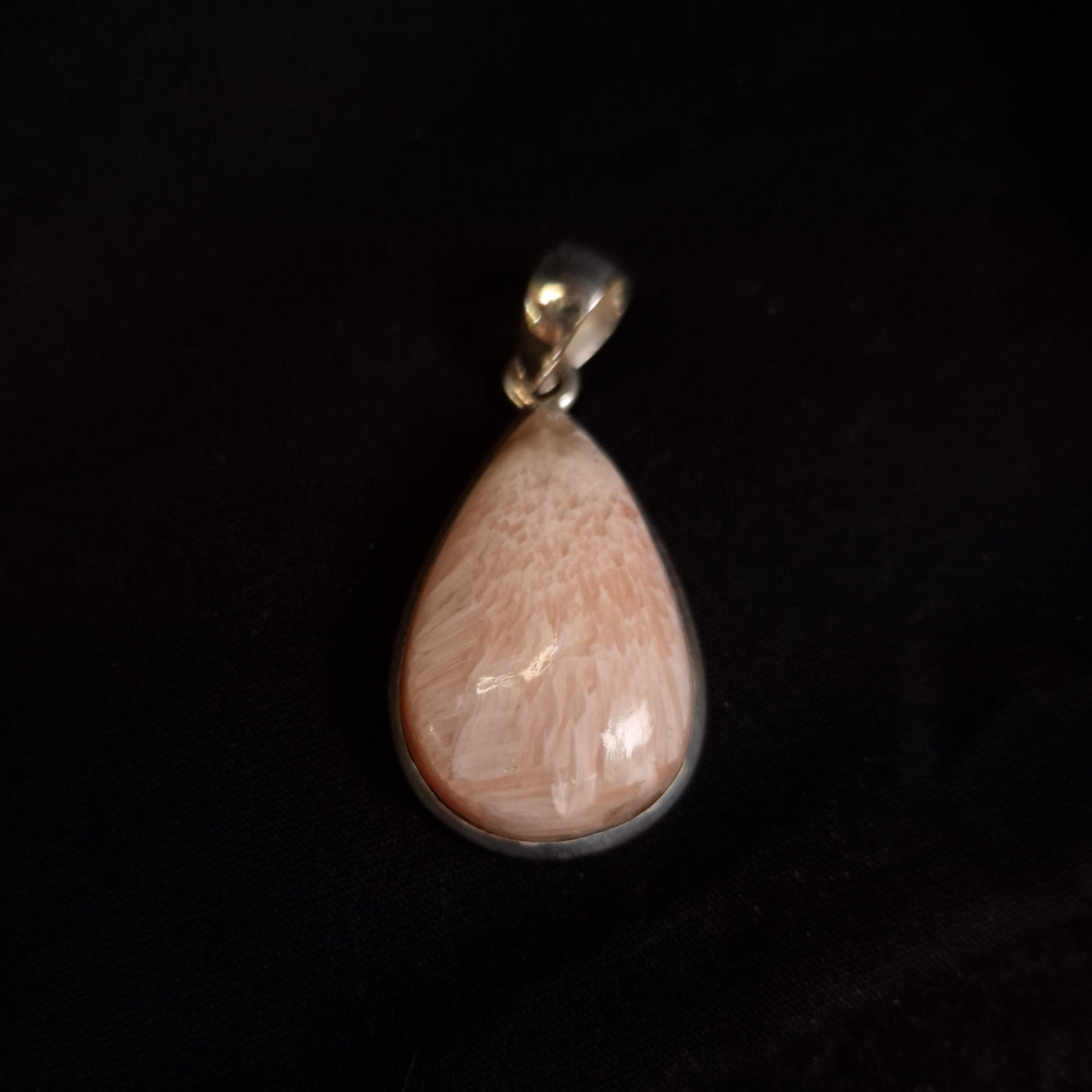SCOLECITE PENDANT set in STERLING SILVER 3SSSCOP2