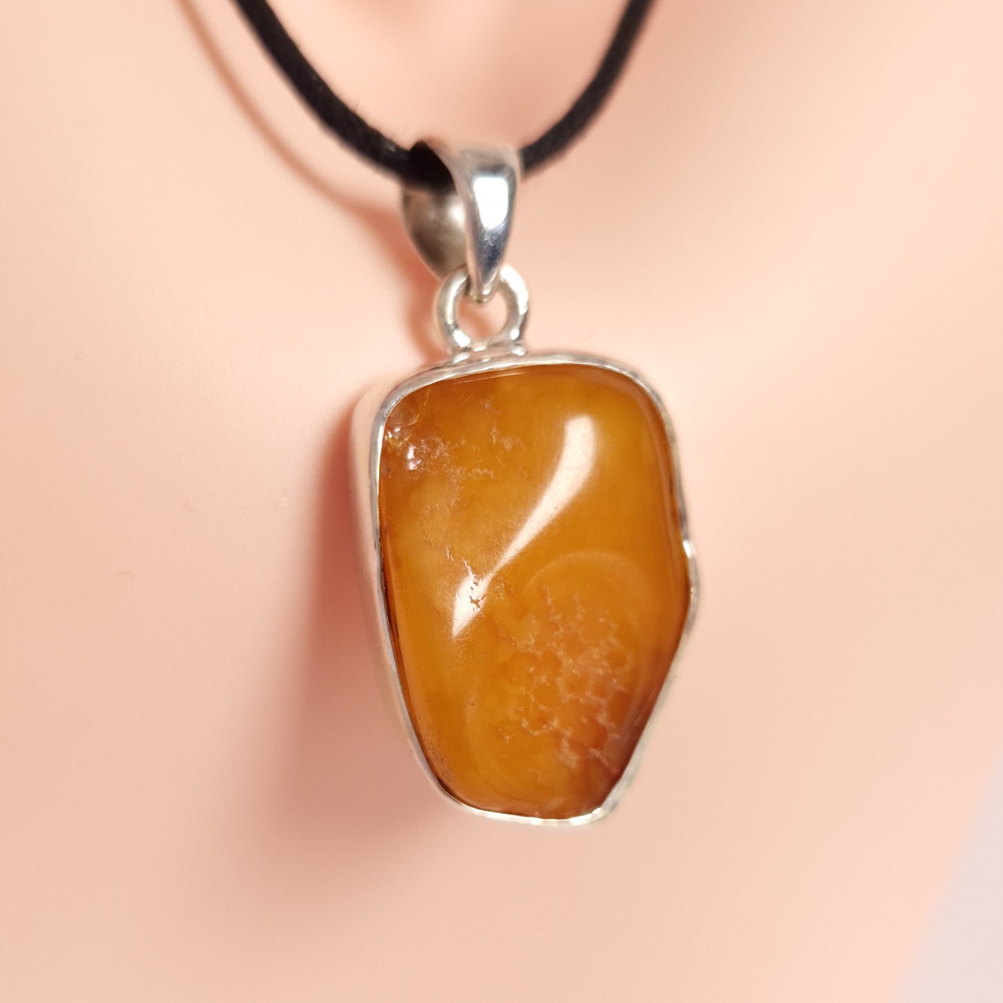 Butterscotch Amber Pendant 3SSBSA3