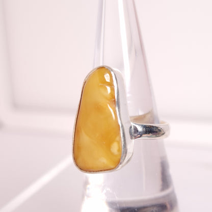 BUTTERSCOTCH AMBER RING set in STERLING SILVER 3SSBAR1