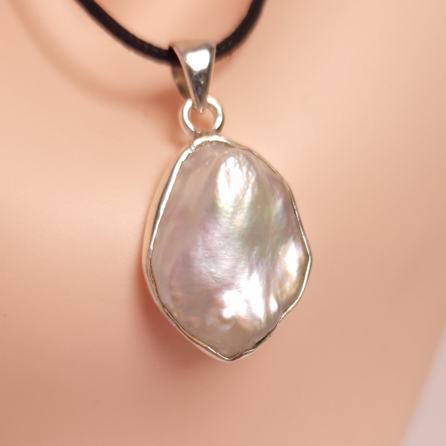 FRESHWATER PEARL PENDANT set in STERLING SILVER 3SSFWP1