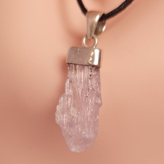 KUNZITE PENDANT set in STERLING SILVER 3SSKUP