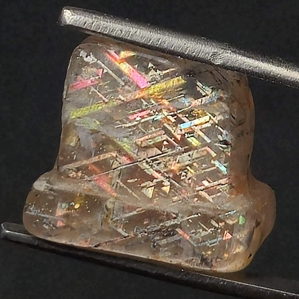 RAINBOW LATTICE SUNSTONE, Australia XLF007