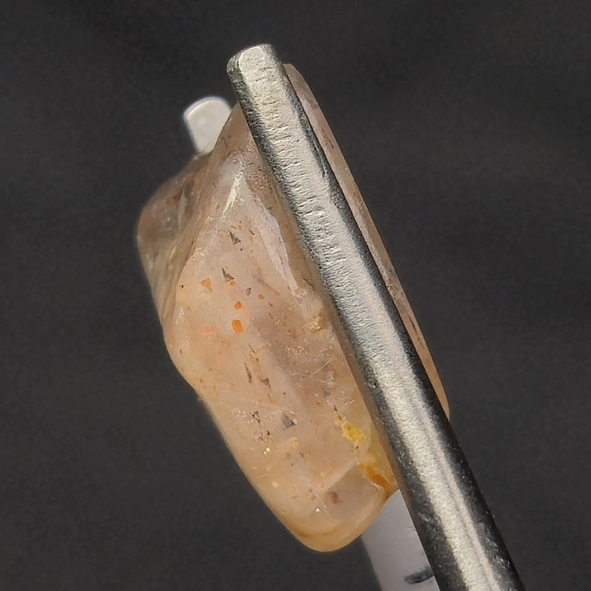 RAINBOW LATTICE SUNSTONE, Australia XLF007