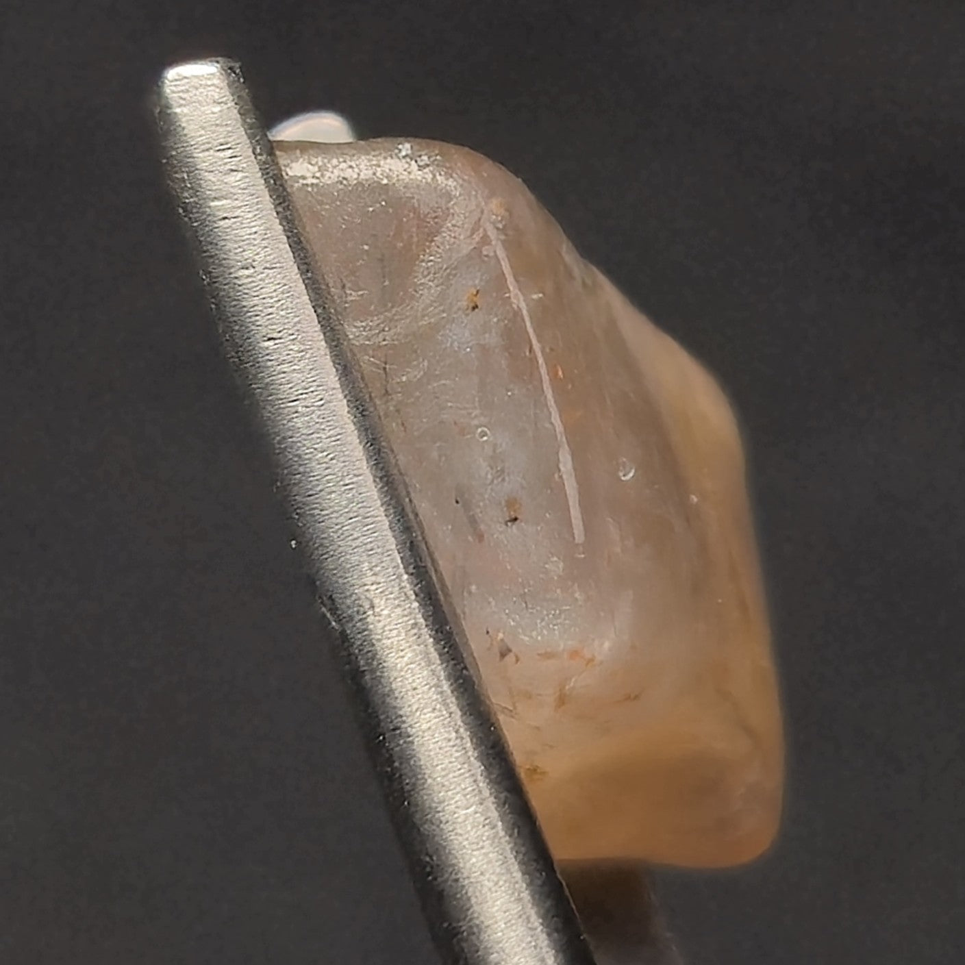 RAINBOW LATTICE SUNSTONE, Australia XLF007
