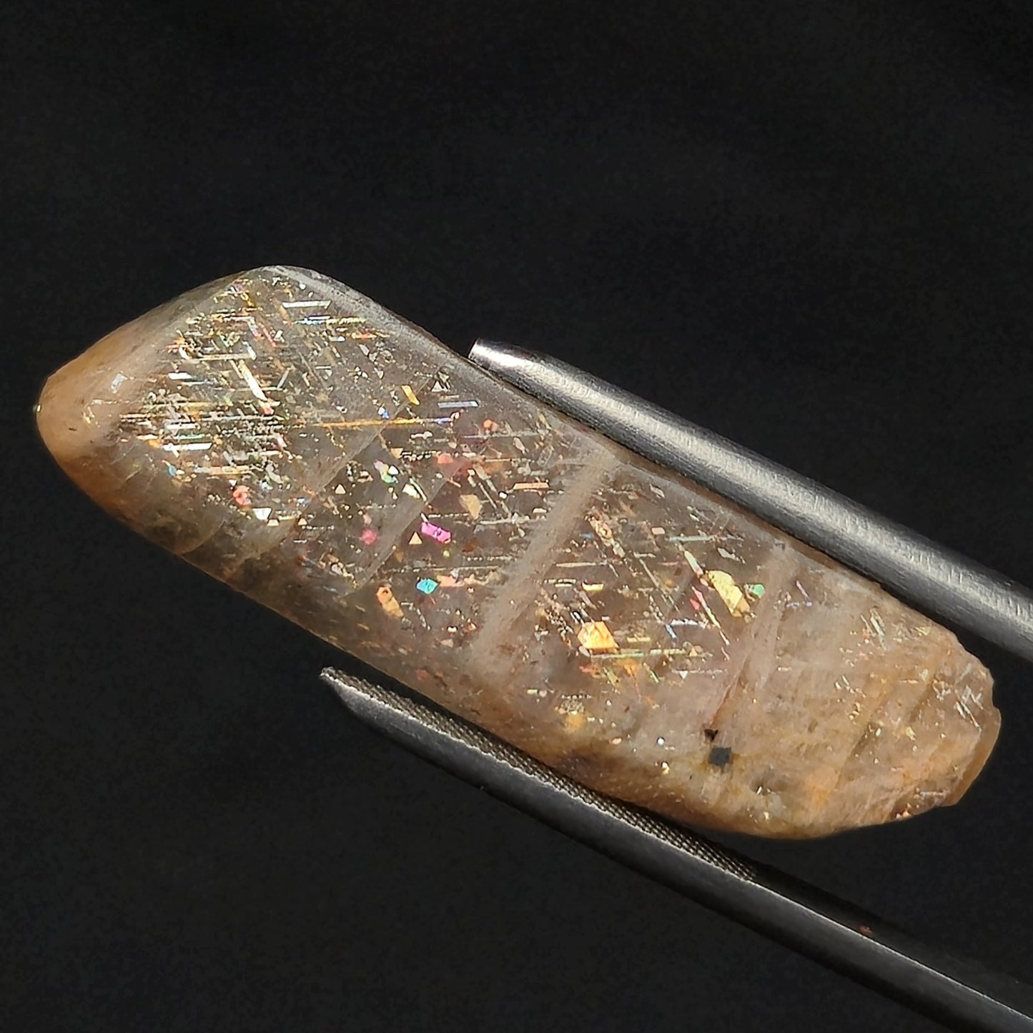 RAINBOW LATTICE SUNSTONE, Australia XLF011