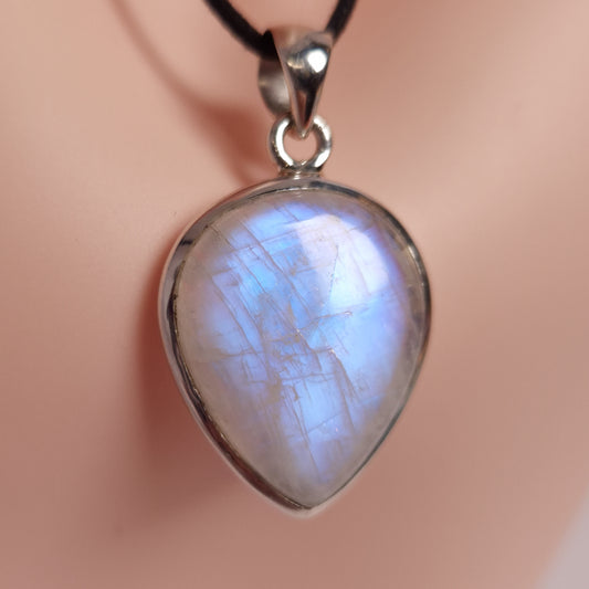 RAINBOW MOONSTONE PENDANT set in STERLING SILVER 3SSMSP2