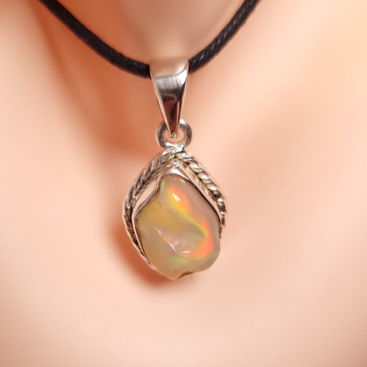 ETHIOPIAN OPAL PENDANT set in STERLING SILVER 3SSEOP3