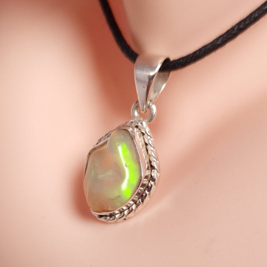 ETHIOPIAN OPAL PENDANT set in STERLING SILVER 3SSEOP3