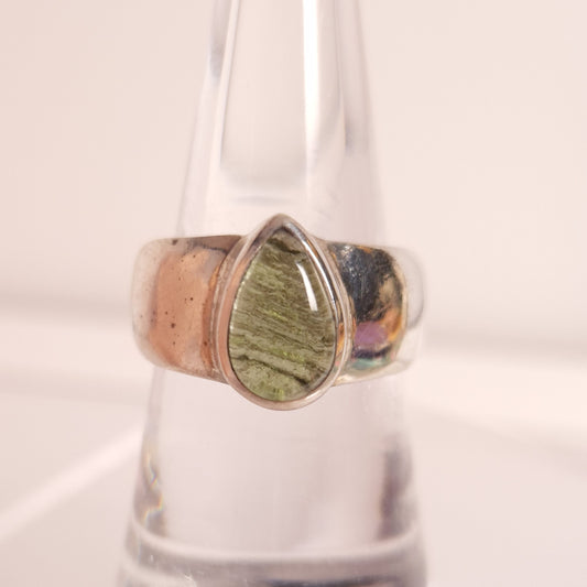 POLISHED MOLDAVITE RING set in STERLING SILVER 3SSPMR1