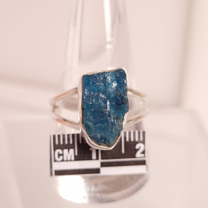 RAW BLUE APATITE RING set in STERLING SILVER 3SSRBA3
