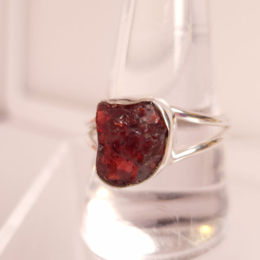 RAW GARNET RING set in STERLING SILVER 3SSRGR1