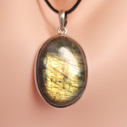 LABRADORITE PENDANT set in STERLING SILVER 3SSLPD2