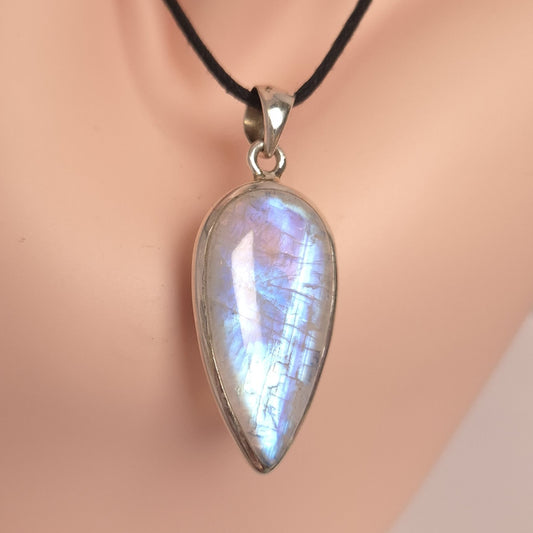 RAINBOW MOONSTONE PENDANT set in STERLING SILVER 3SSMSP1