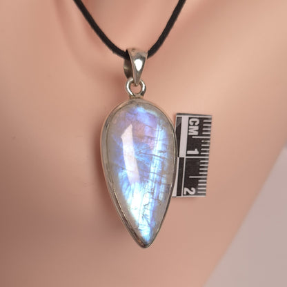 RAINBOW MOONSTONE PENDANT set in STERLING SILVER 3SSMSP1