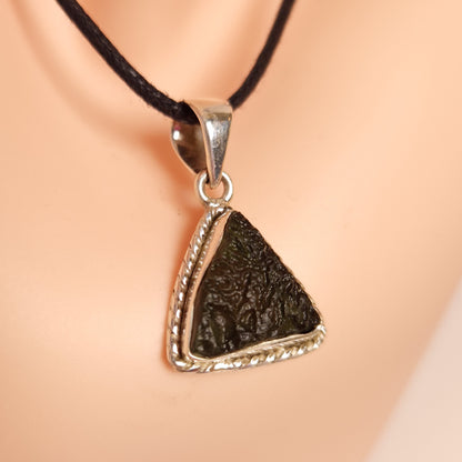 MOLDAVITE PENDANT set in STERLING SILVER 3SSMVP2
