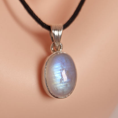 RAINBOW MOONSTONE PENDANT set in STERLING SILVER 3SSMSP4