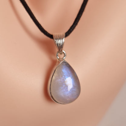 RAINBOW MOONSTONE PENDANT set in STERLING SILVER 3SSMSP5